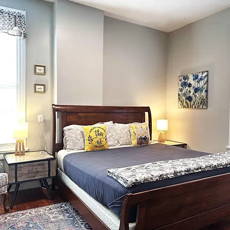G4 King Bed Central Location Museums Free Parking